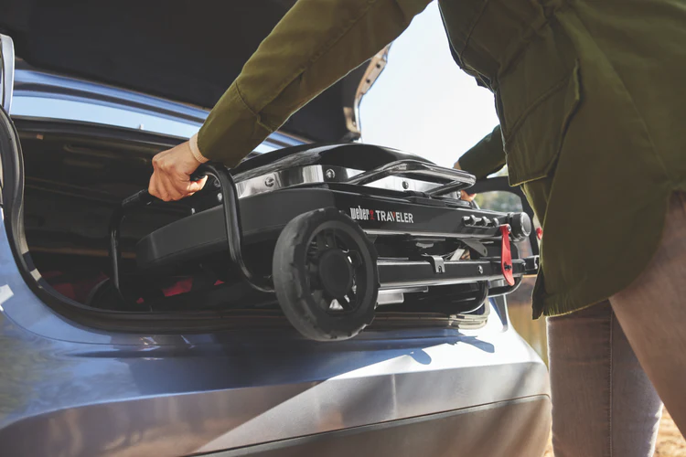 weber-traveler-compact-portable-gas-bbq